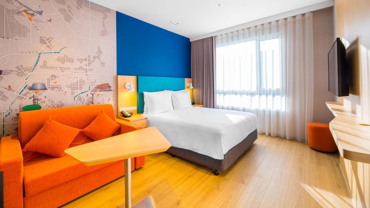 Holiday Inn Express Taichung Fengchia By Ihg Экстерьер фото