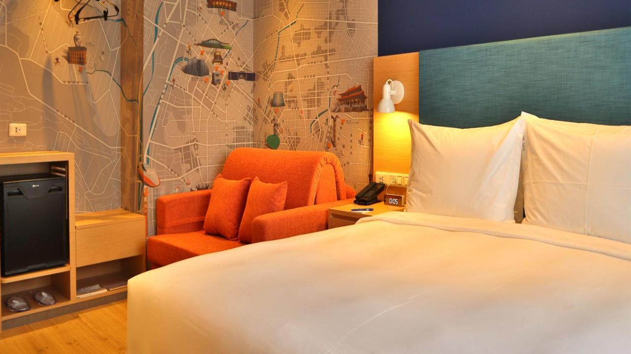 Holiday Inn Express Taichung Fengchia By Ihg Экстерьер фото