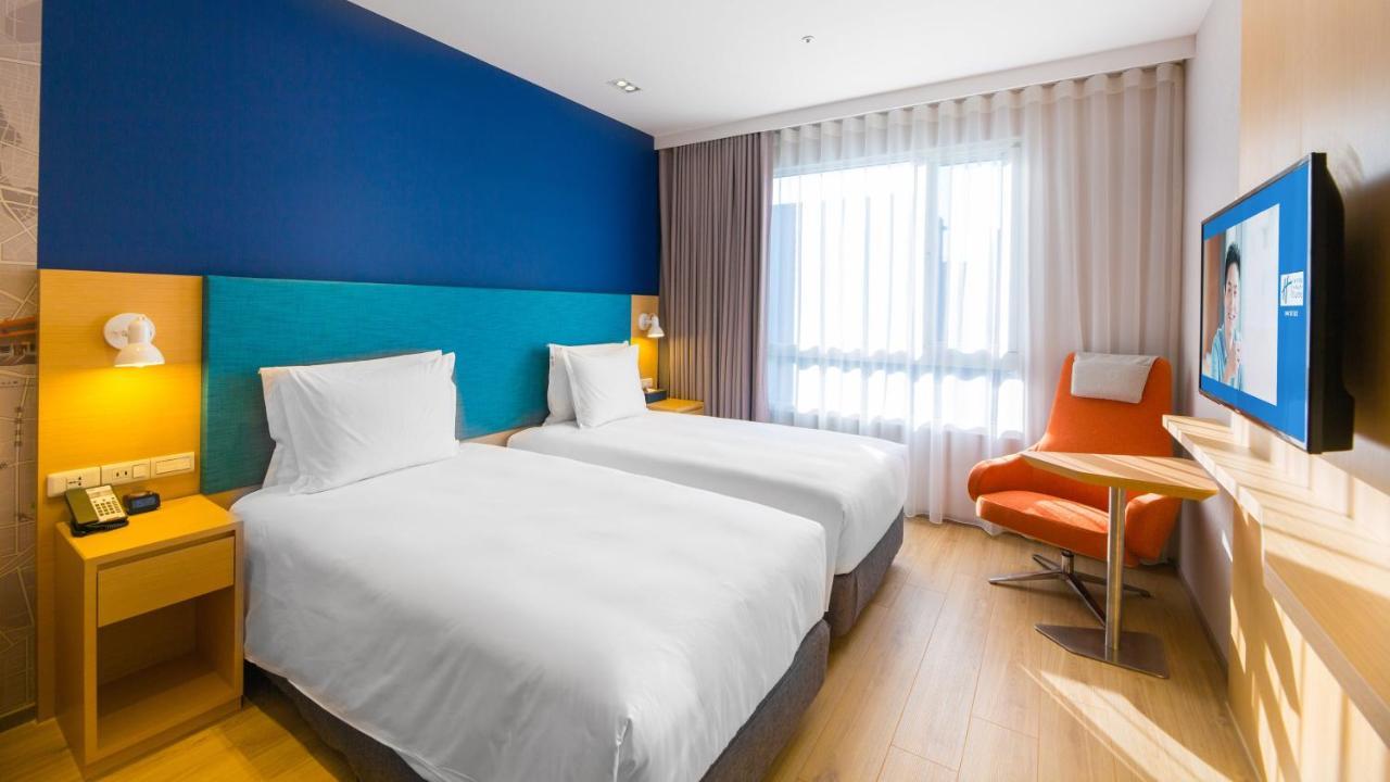 Holiday Inn Express Taichung Fengchia By Ihg Экстерьер фото