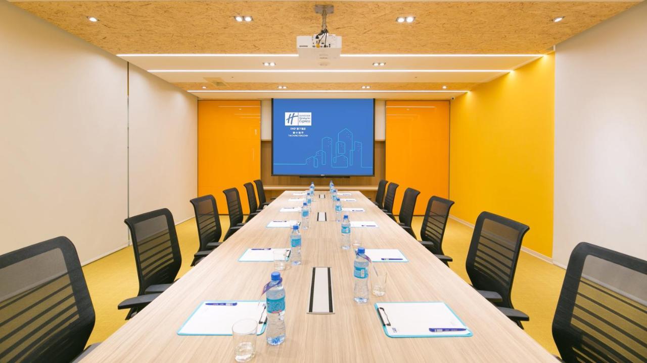 Holiday Inn Express Taichung Fengchia By Ihg Экстерьер фото