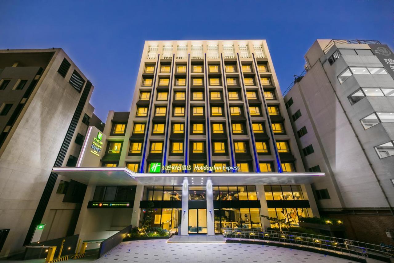 Holiday Inn Express Taichung Fengchia By Ihg Экстерьер фото