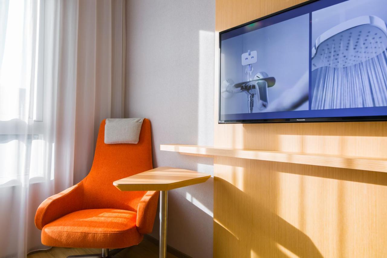 Holiday Inn Express Taichung Fengchia By Ihg Экстерьер фото