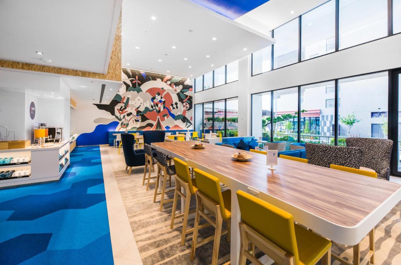 Holiday Inn Express Taichung Fengchia By Ihg Экстерьер фото