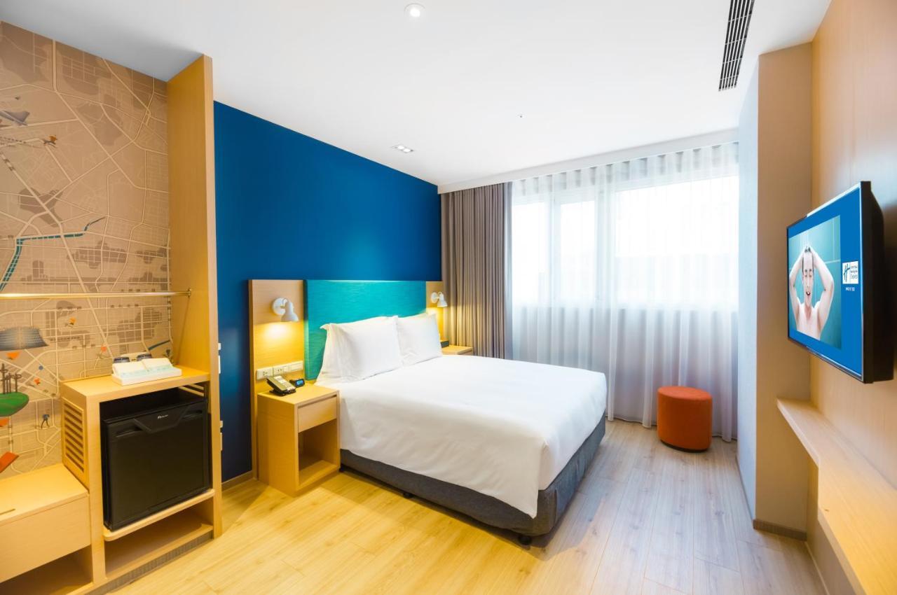 Holiday Inn Express Taichung Fengchia By Ihg Экстерьер фото